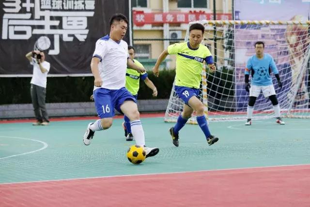 原新疆队后卫黄荣奇加盟广东男篮 1年C类合同