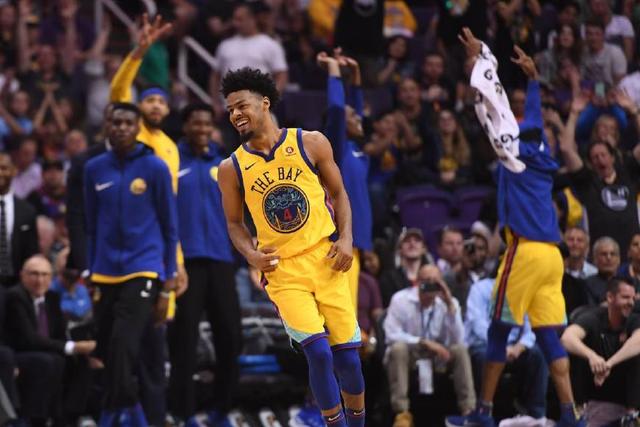 NBA新赛季正式揭幕 凯尔特人升起第18面冠军旗